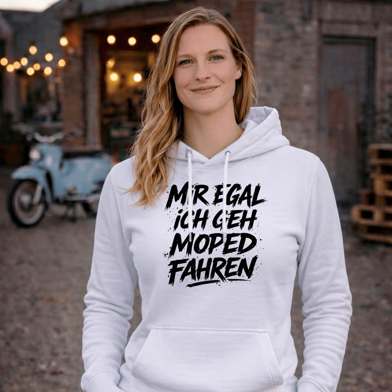 Mädels Hoodie Softstyle®. Mir egal, ich geh Moped fahren.
