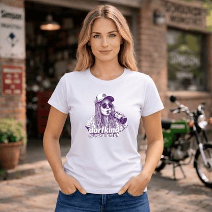Mädels T-Shirt. Dorfkind – es eskalierte eh.
