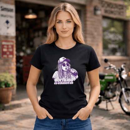 Mädels T-Shirt. Dorfkind – es eskalierte eh.