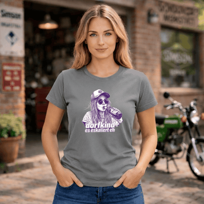 Mädels T-Shirt. Dorfkind – es eskalierte eh.