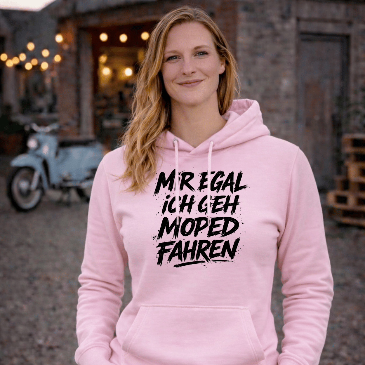Mädels Hoodie Softstyle®. Mir egal, ich geh Moped fahren.