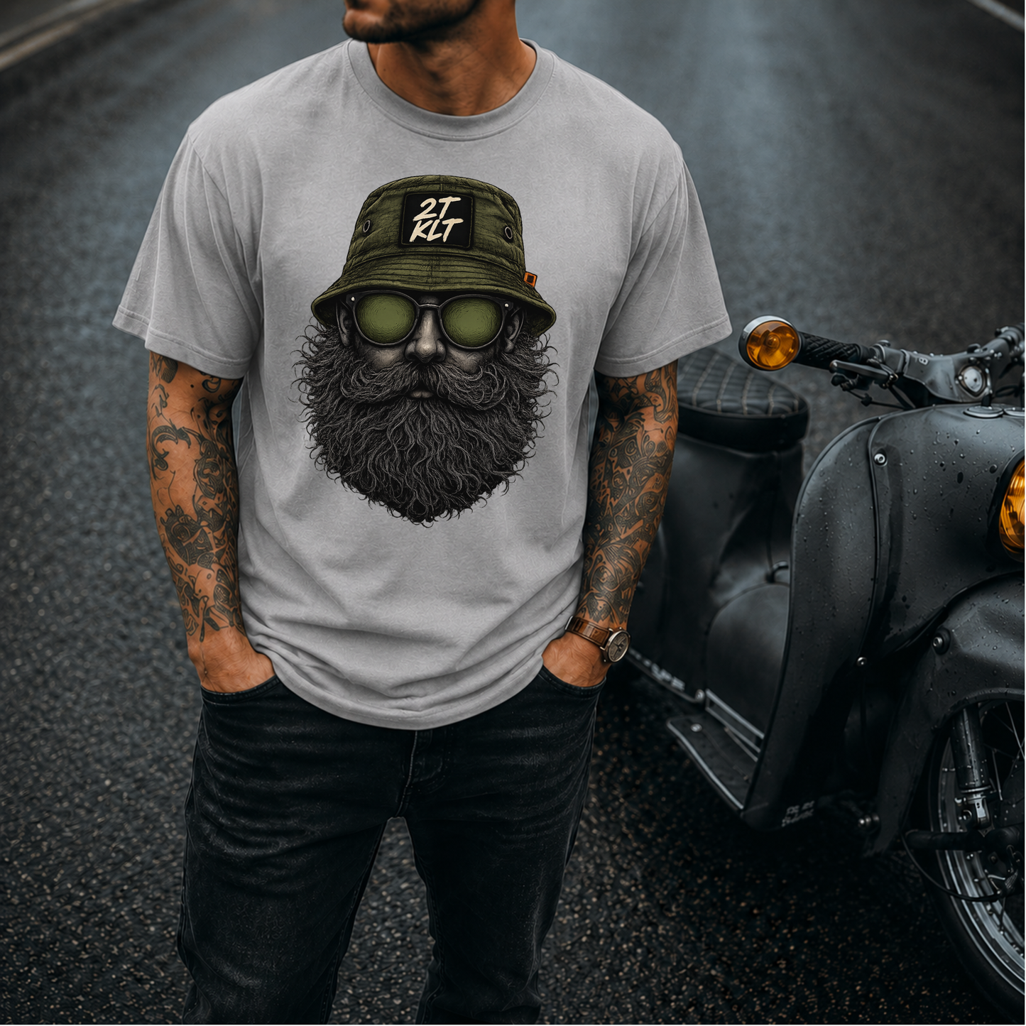 T-Shirt. Zweitakt Nomaden – Der Angler.