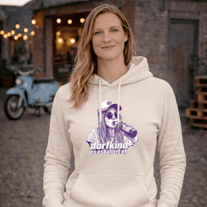 Mädels Hoodie Softstyle®. Dorfkind – es eskaliert eh.